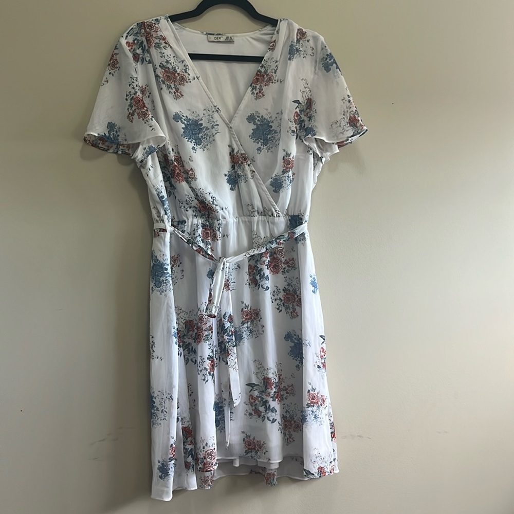 Dex dress with flutter sleeves